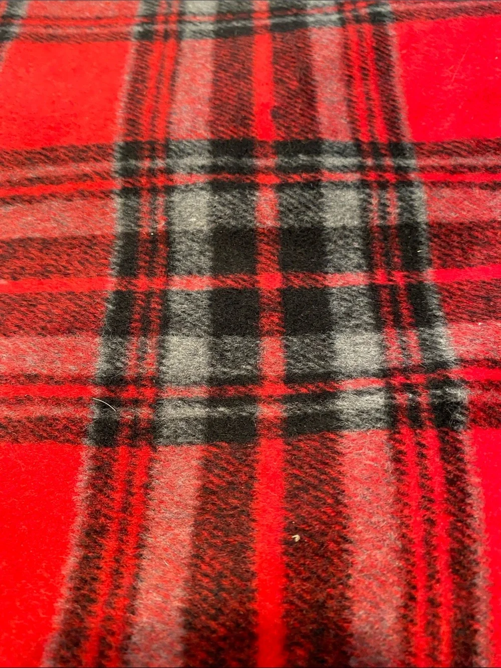 NWT Red & Gray Tartan Plaid Tree Skirt